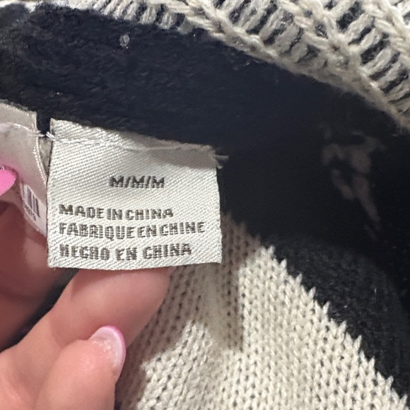 RD Style Black and White Geometric Cardigan size medium - Picture 10 of 11